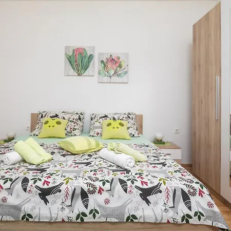 Sky Way アパート ドゥギ・ラット